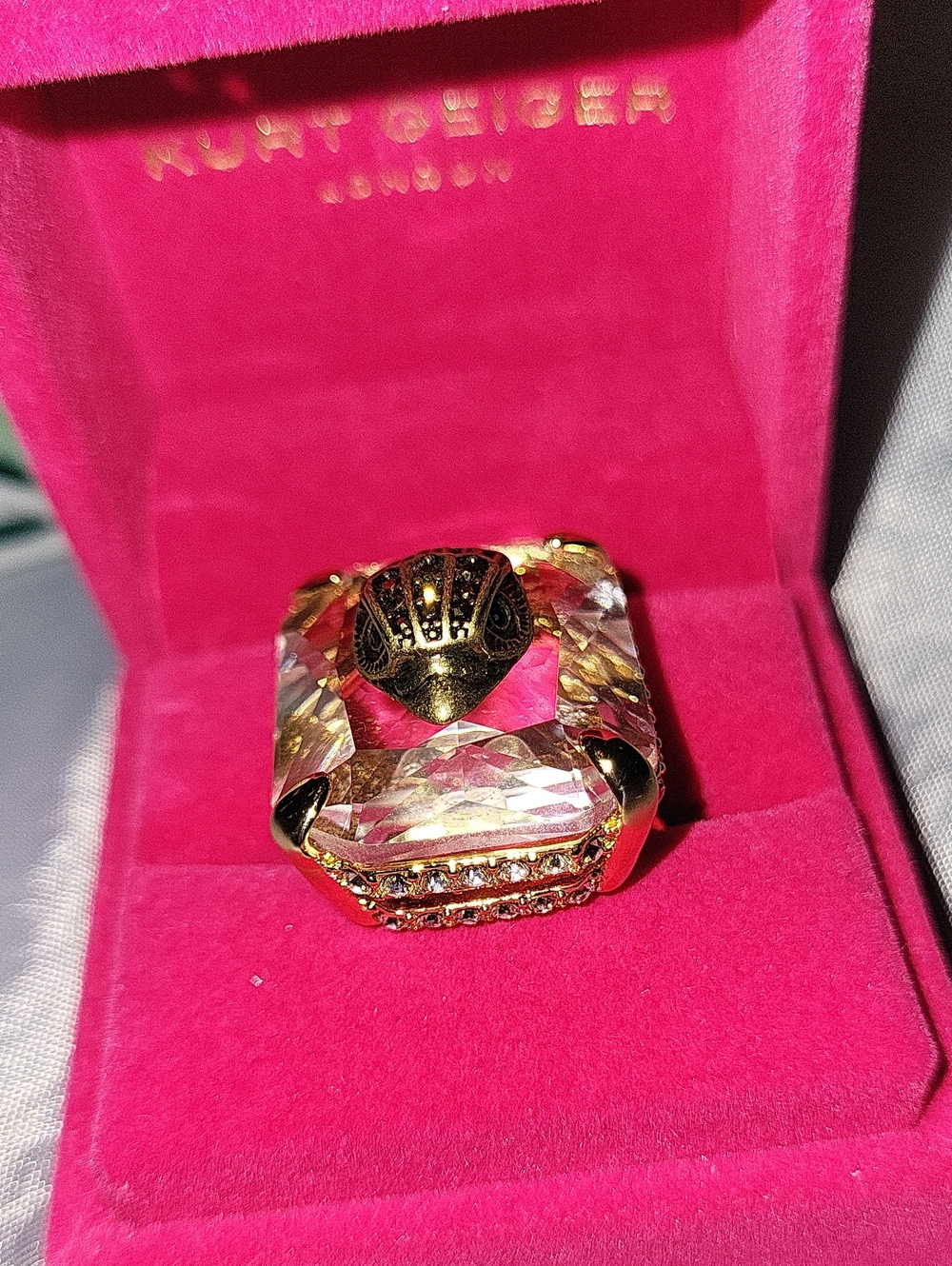 Kurt Geiger Gold-Tone Clear Crystal Cocktail Ring Size 9 Rt Eh